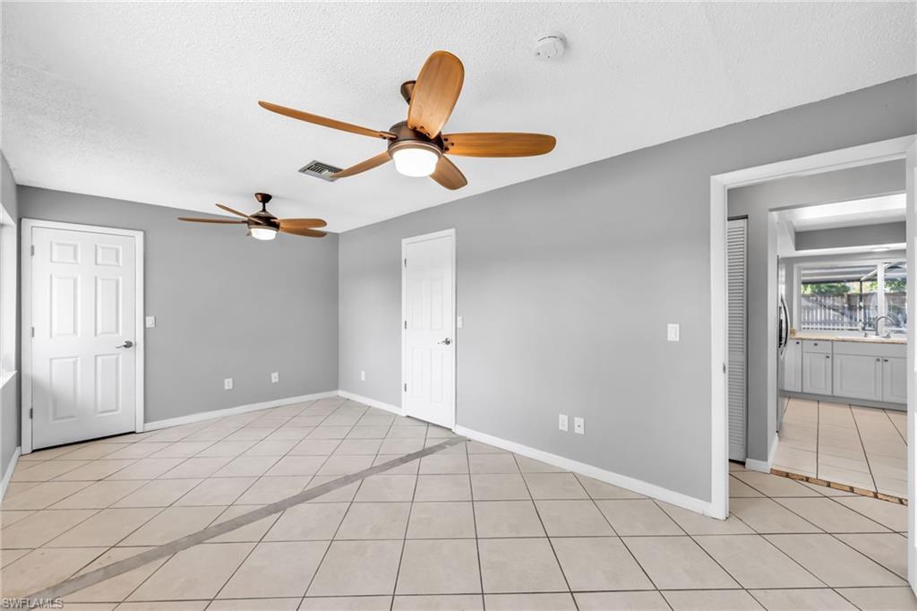 FOXMOOR PINES - Residential