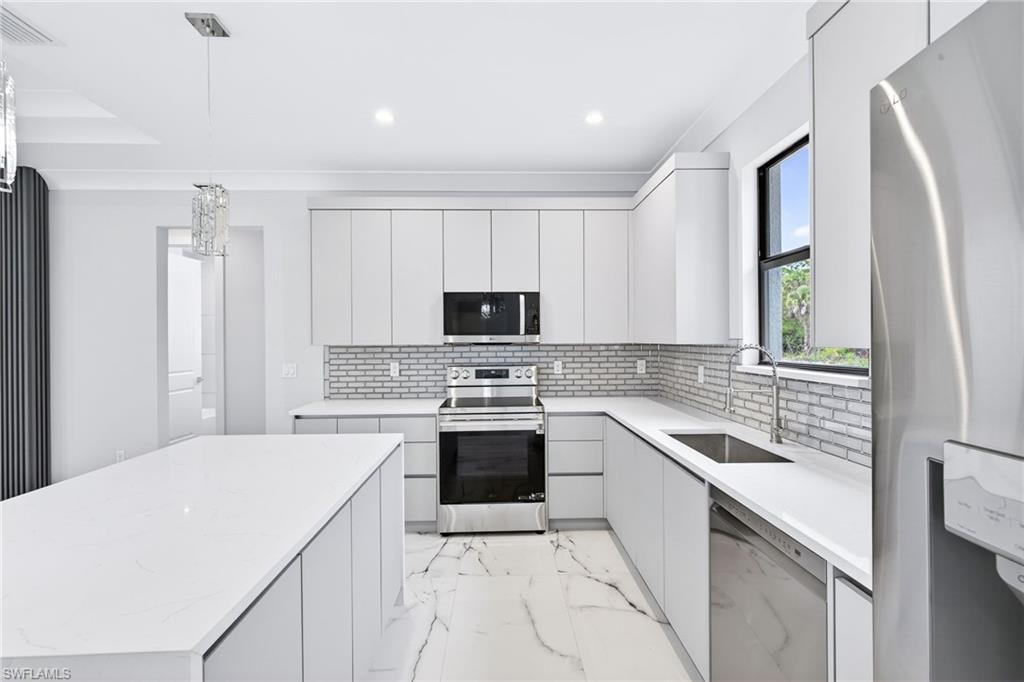 GOLDEN GATE ESTATES - Residential