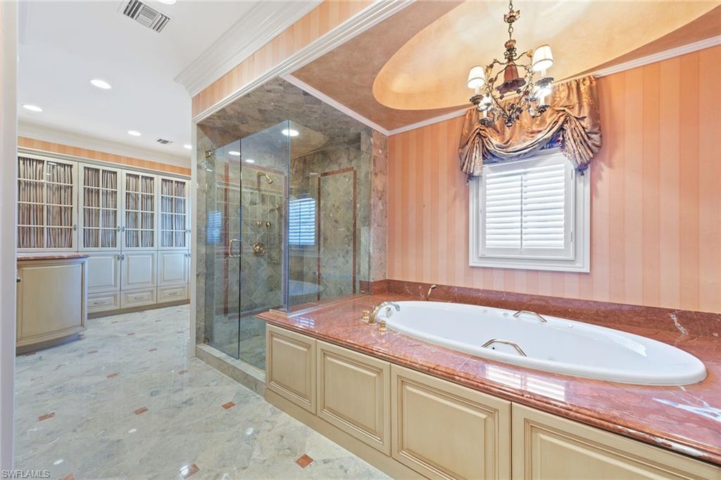 VENETIAN VILLAS - Residential