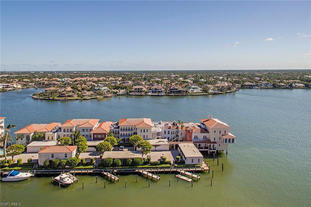 VENETIAN VILLAS - Residential