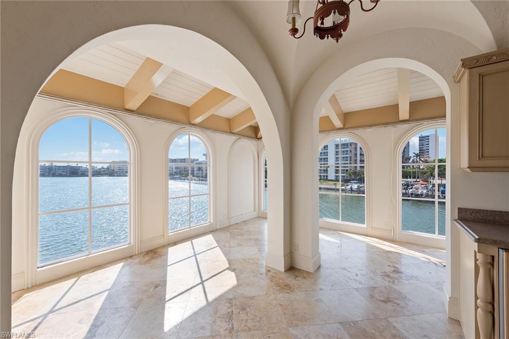 VENETIAN VILLAS - Residential