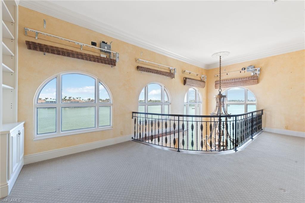 VENETIAN VILLAS - Residential