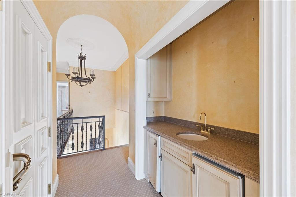 VENETIAN VILLAS - Residential