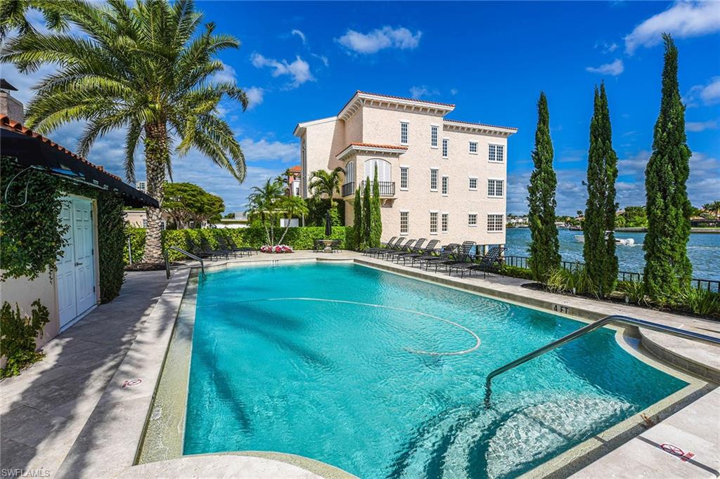 VENETIAN VILLAS - Residential