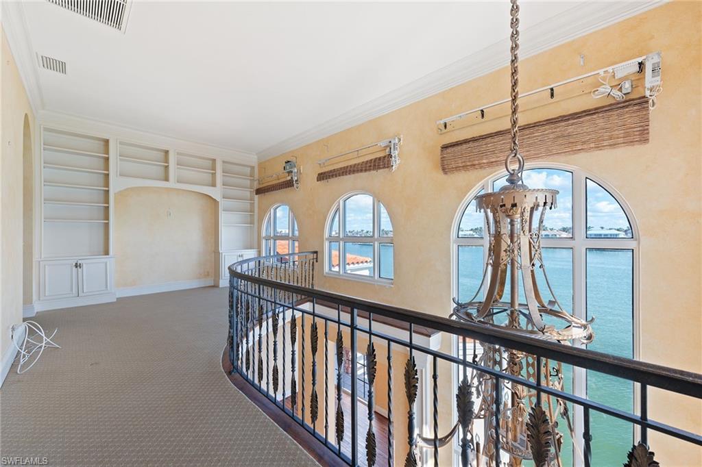 VENETIAN VILLAS - Residential