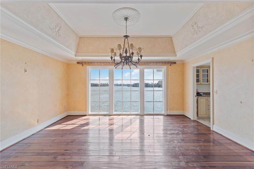 VENETIAN VILLAS - Residential