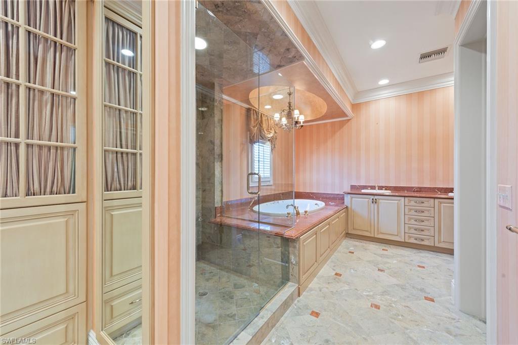 VENETIAN VILLAS - Residential