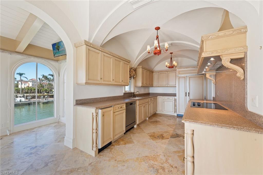 VENETIAN VILLAS - Residential