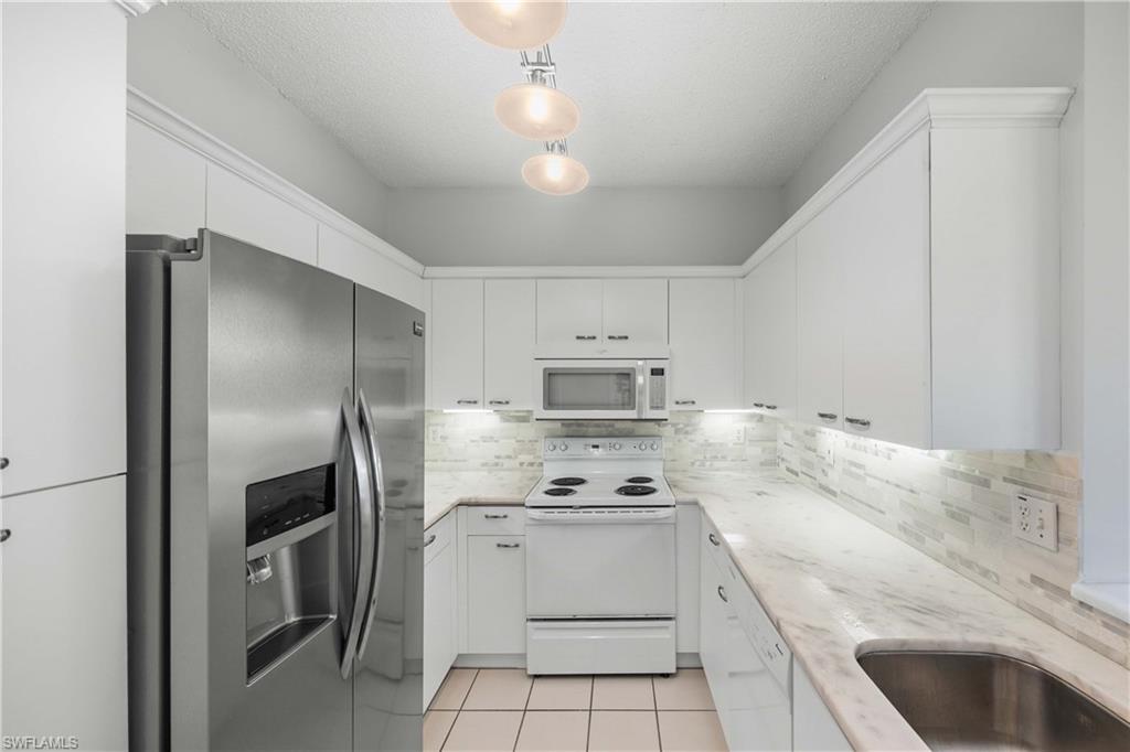 SILVER OAKS - Residential Lease