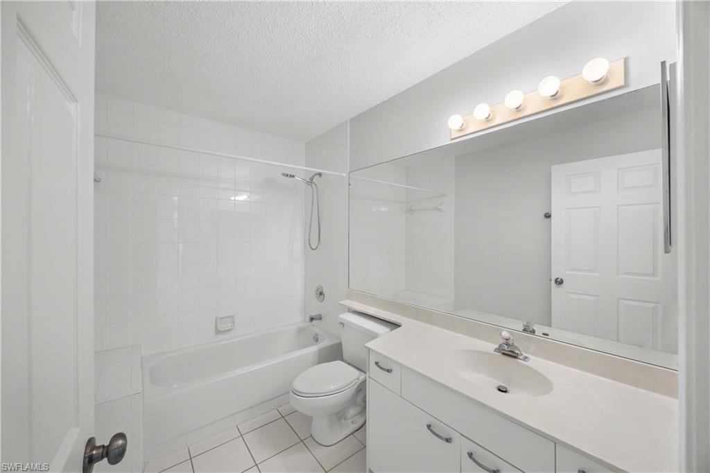 SILVER OAKS - Residential Lease