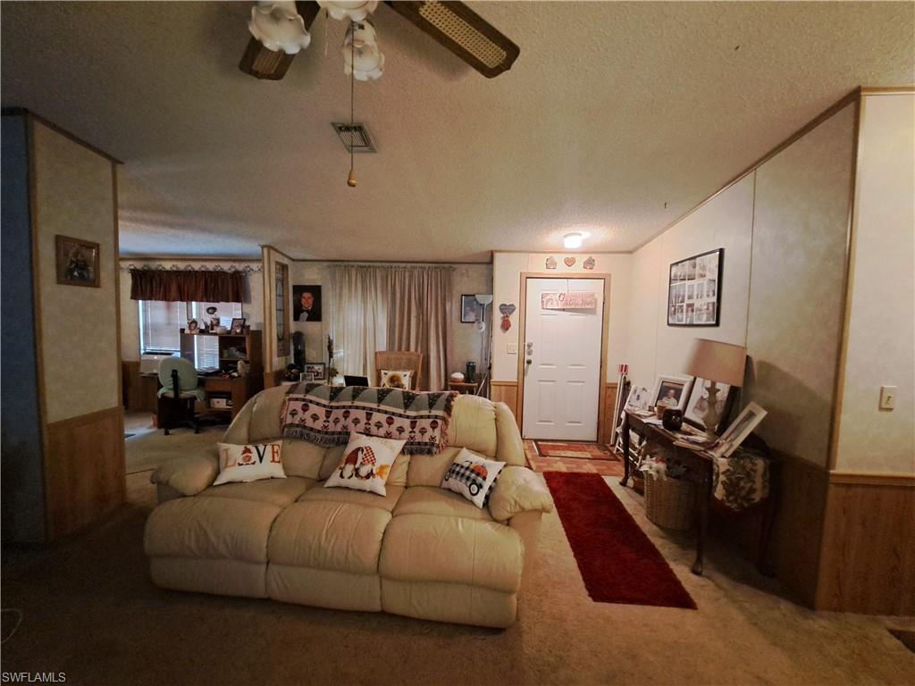 FLAGHOLE - Residential