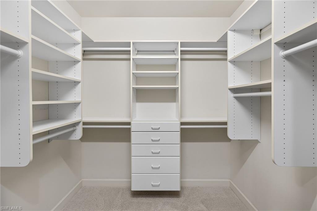 SUTTON WALK - Residential