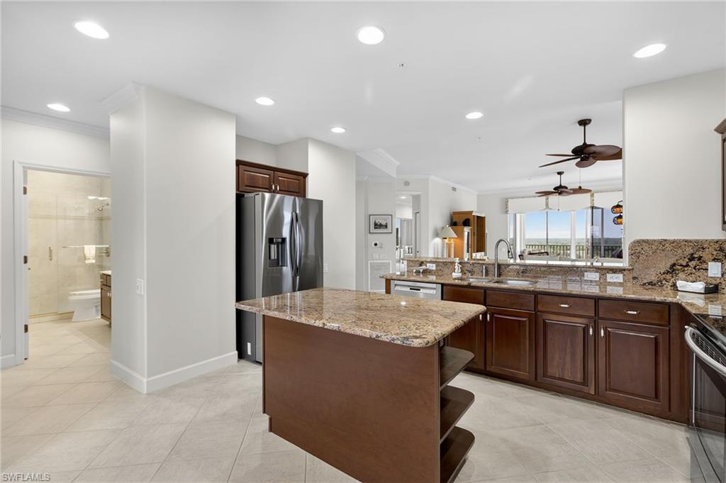 SUTTON WALK - Residential