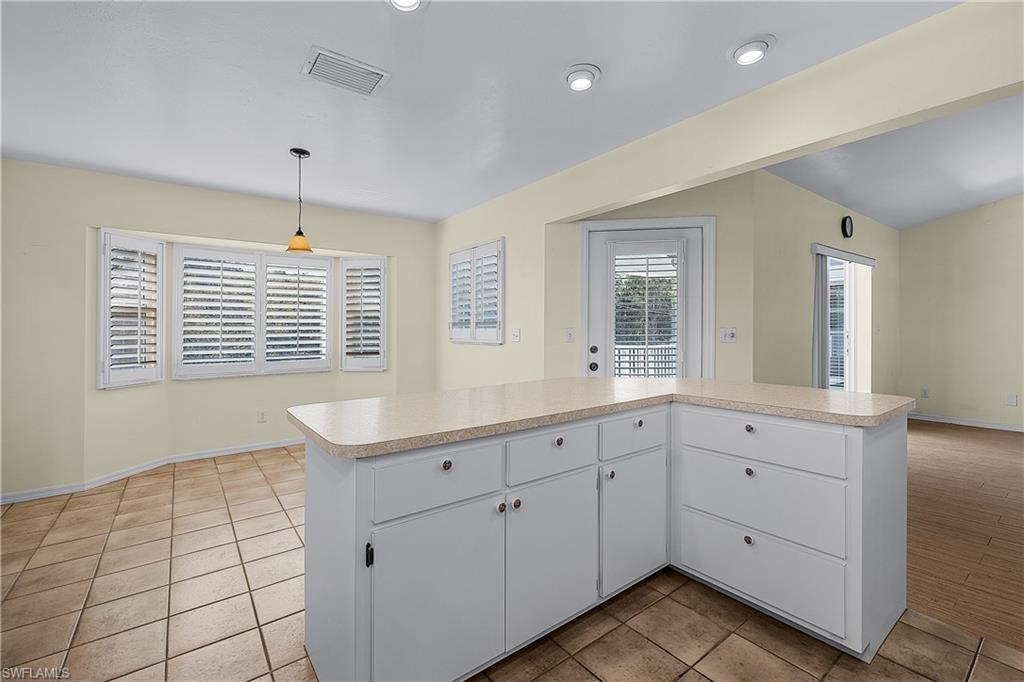 CAPTAINS COVE - Residential