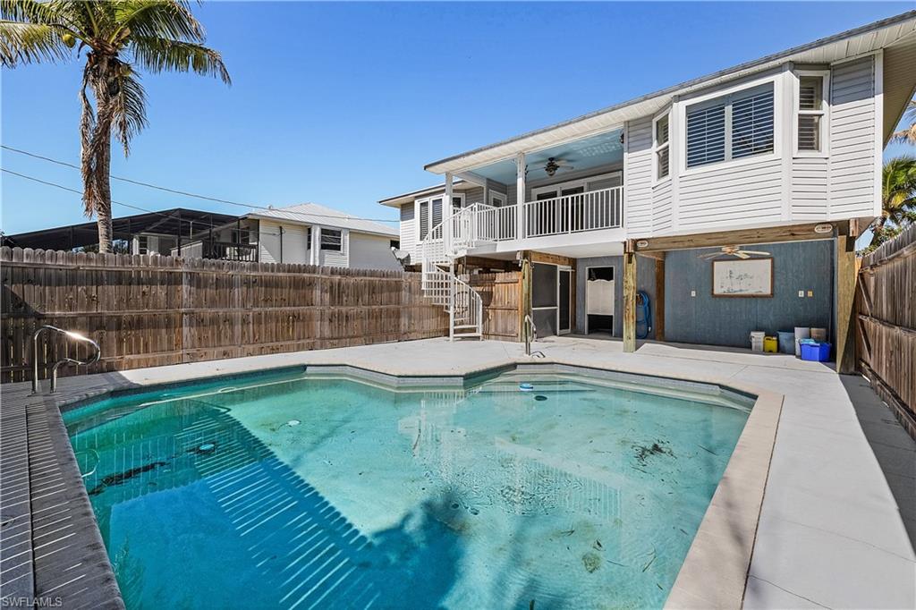 CAPTAINS COVE - Residential