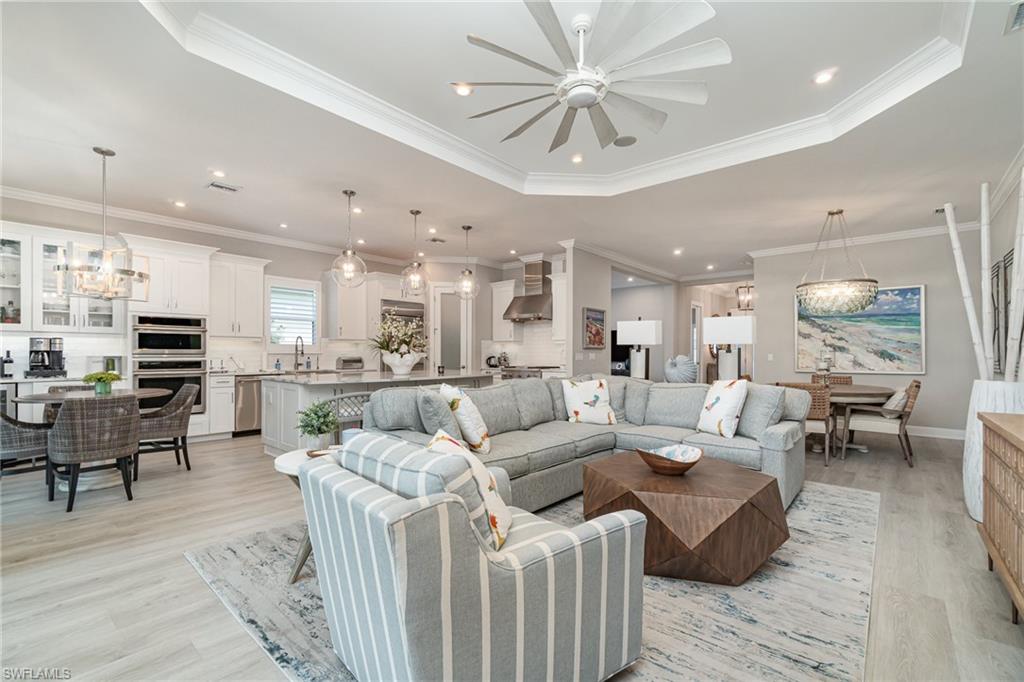 ESPLANADE - Residential Lease