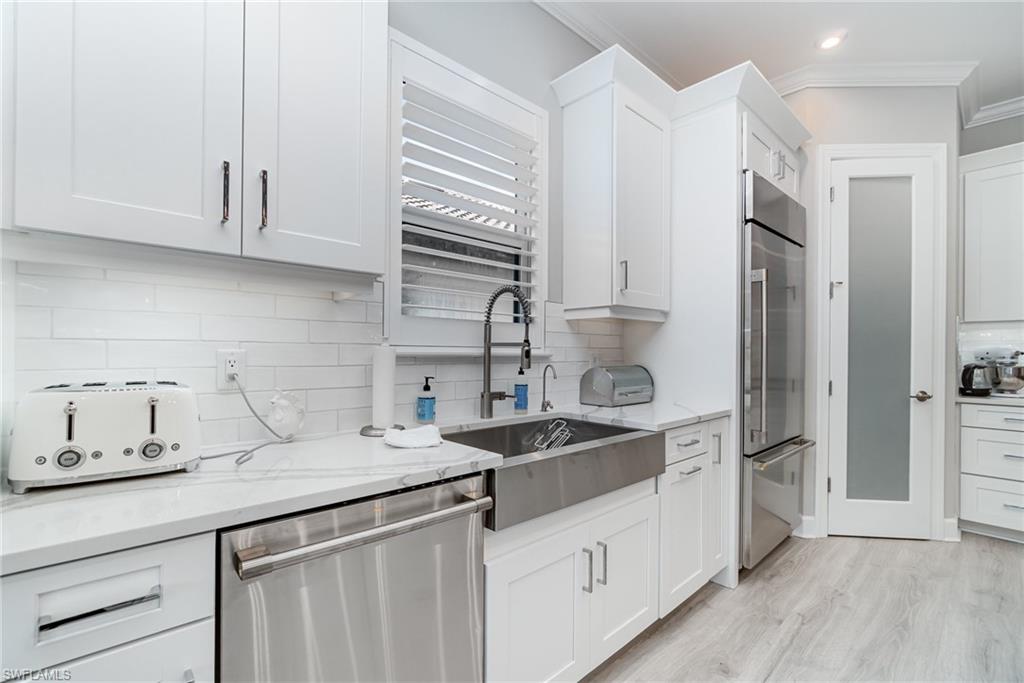 ESPLANADE - Residential Lease