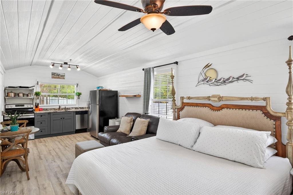 PINE ISLAND CENTER - Residential