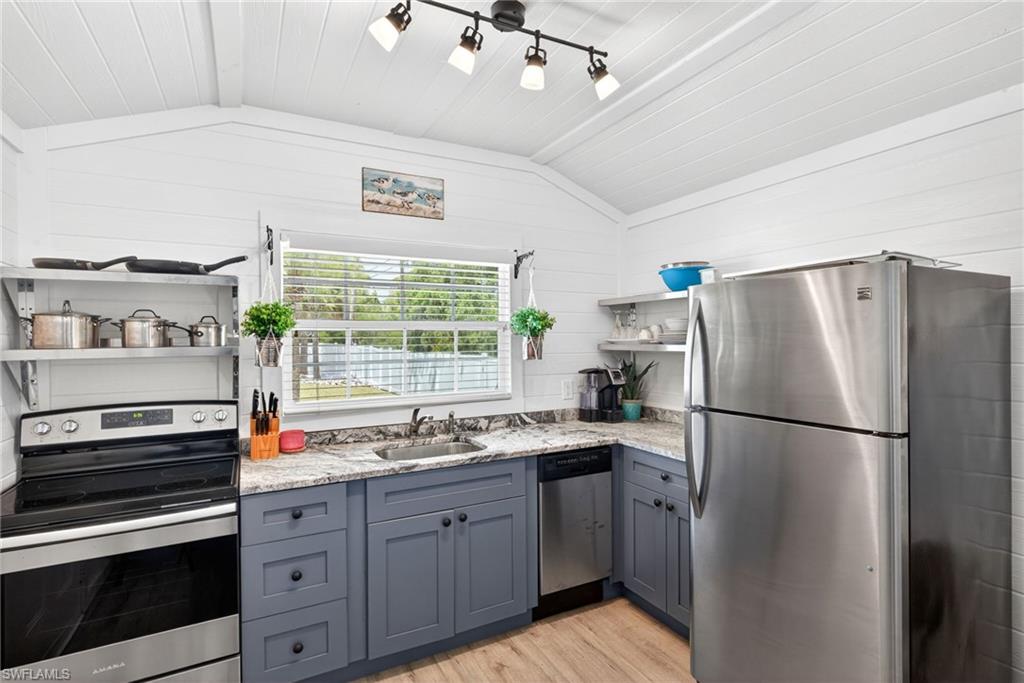 PINE ISLAND CENTER - Residential