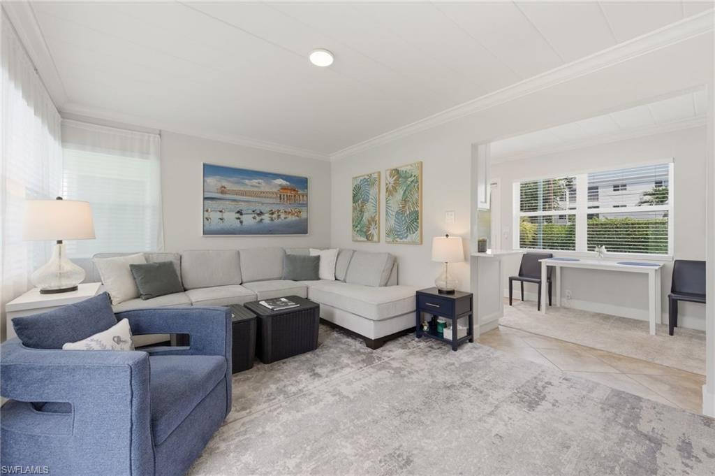 275 8th AVE S 275