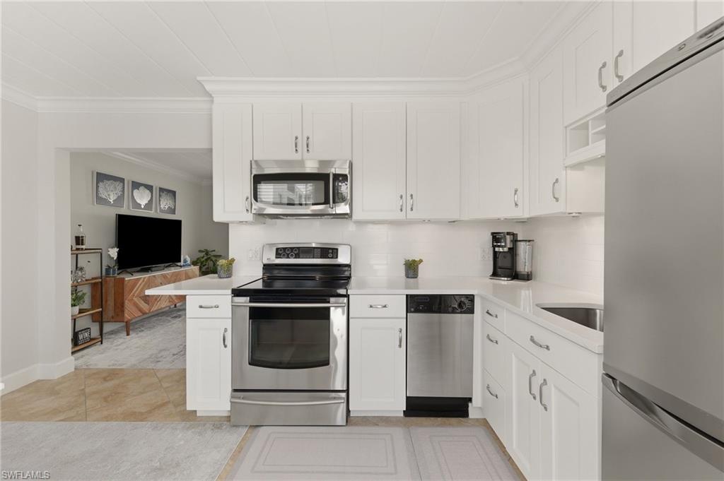 275 8th AVE S 275