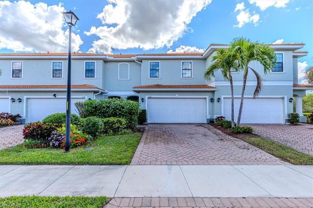 Photo of 15389 Summit Place CIR #286, NAPLES, FL 34119 (MLS # 226009893)