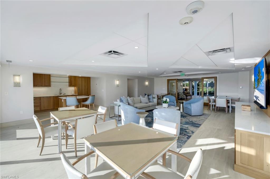 PELICAN POINT WEST - Residential