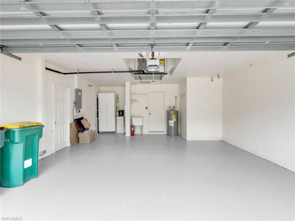 QUEENS PARK AT LAGO VERDE - Residential Lease