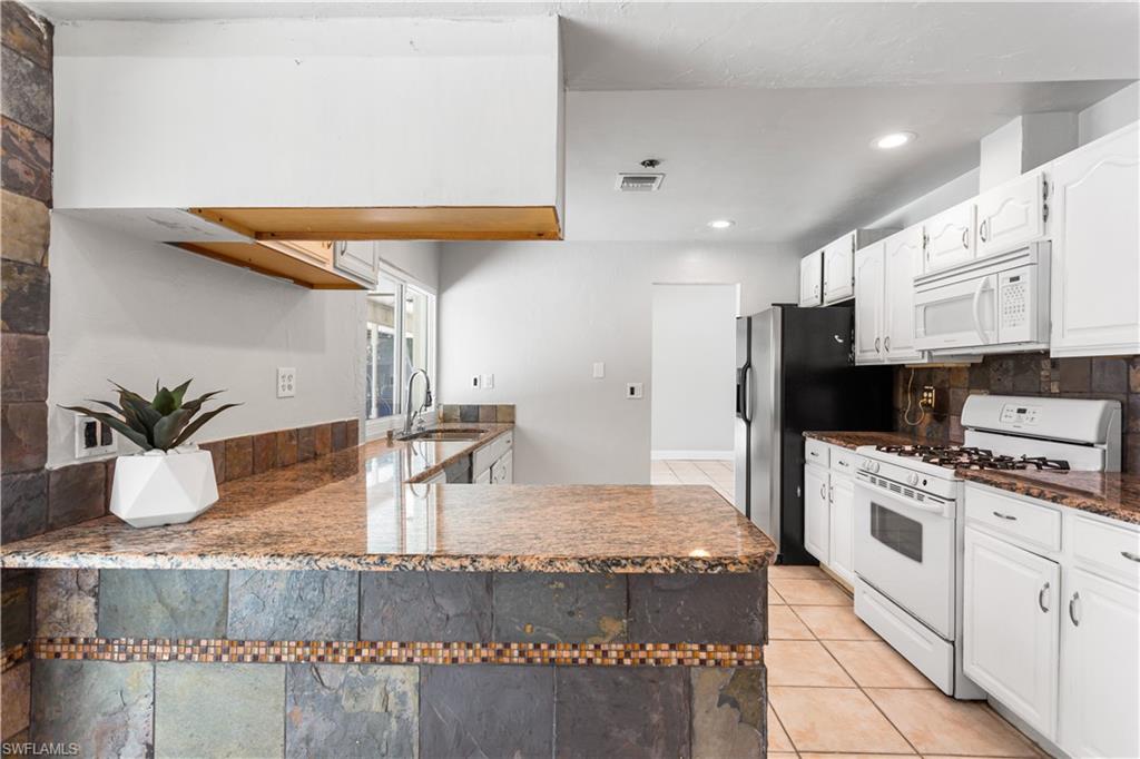 GOLDEN GATE ESTATES - Residential