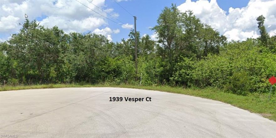 Great opportunity to purchase this oversized homesite in an area where many new homes are being built. Located in the Greenbriar Community, with convenient access to major roads leading to many shops, restaurants, schools, Golf Courses, and beaches. You are also just a short drive to Southwest Florida International and Punta Gorda airports and two MLB spring training facilities. Take advantage now and invest in your future.