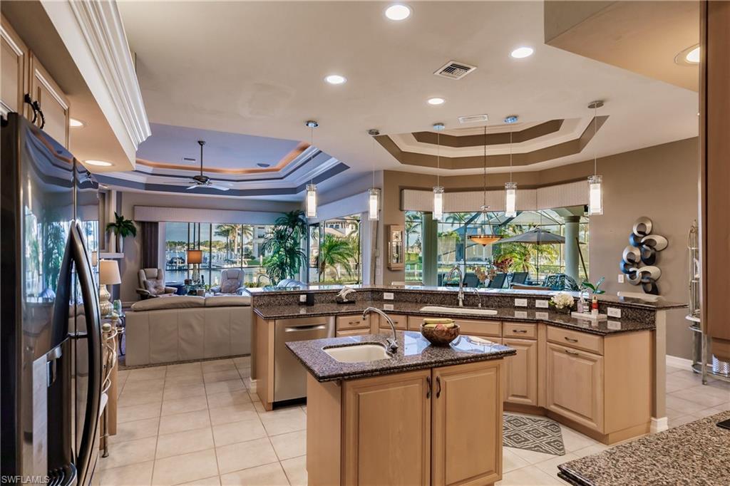 MARCO BEACH - Residential