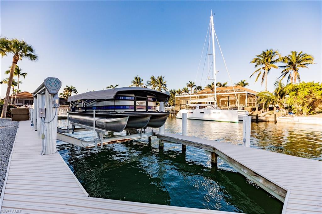 MARCO BEACH - Residential