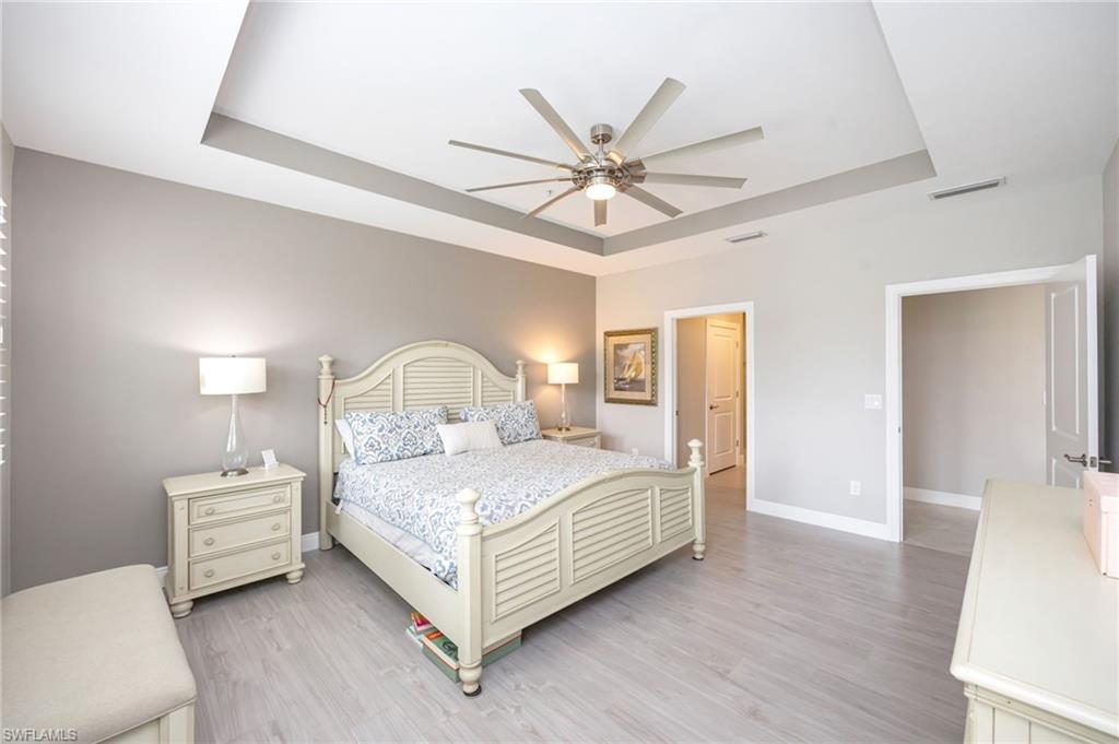 CARRIAGE HOMES AT LIVINGSTON LAKES - Residential