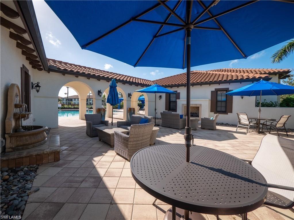 CARRIAGE HOMES AT LIVINGSTON LAKES - Residential