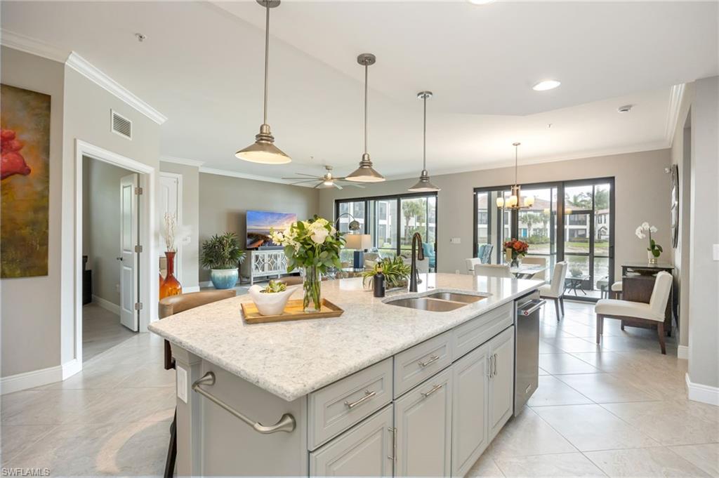 CARRIAGE HOMES AT LIVINGSTON LAKES - Residential