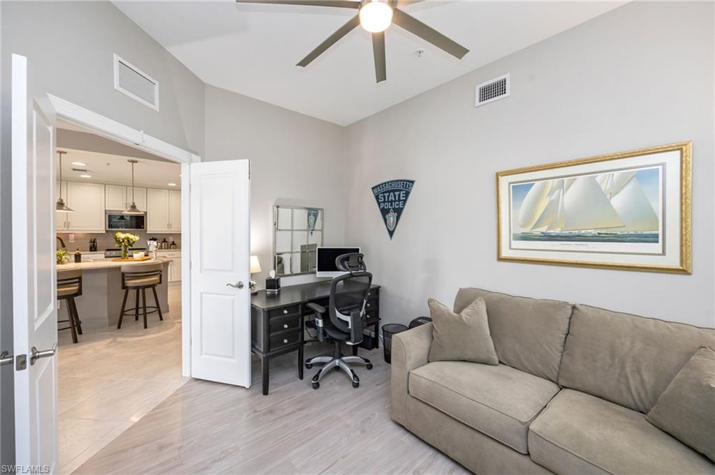 CARRIAGE HOMES AT LIVINGSTON LAKES - Residential