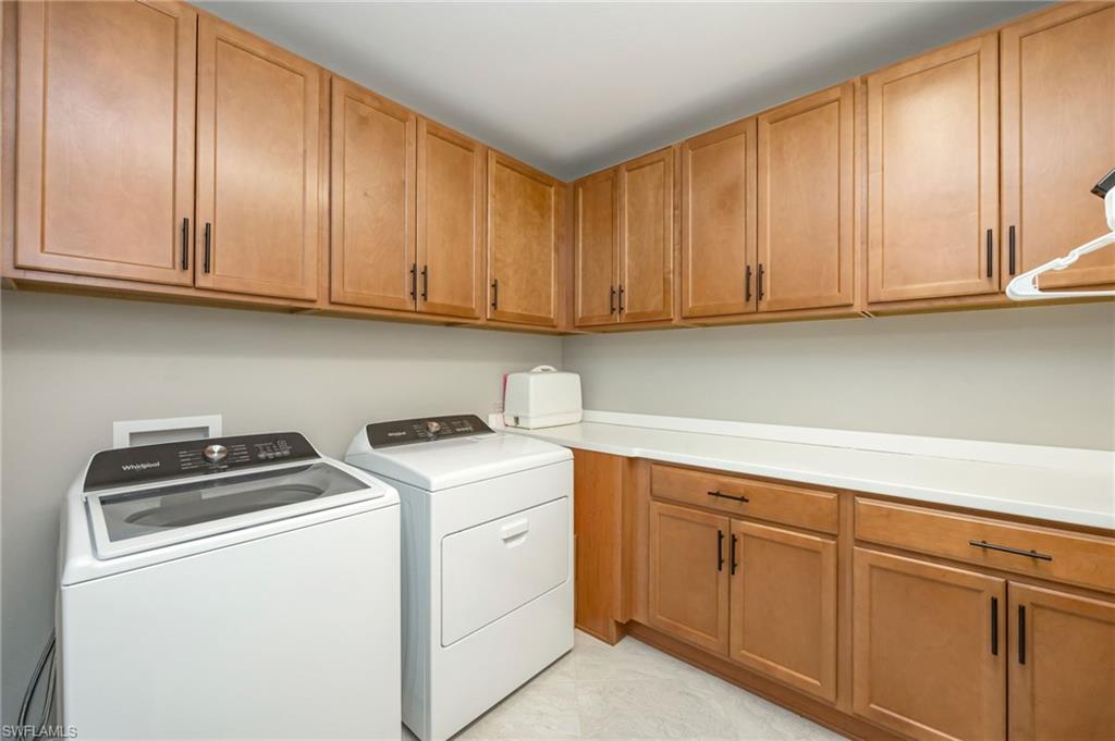 CARRIAGE HOMES AT LIVINGSTON LAKES - Residential