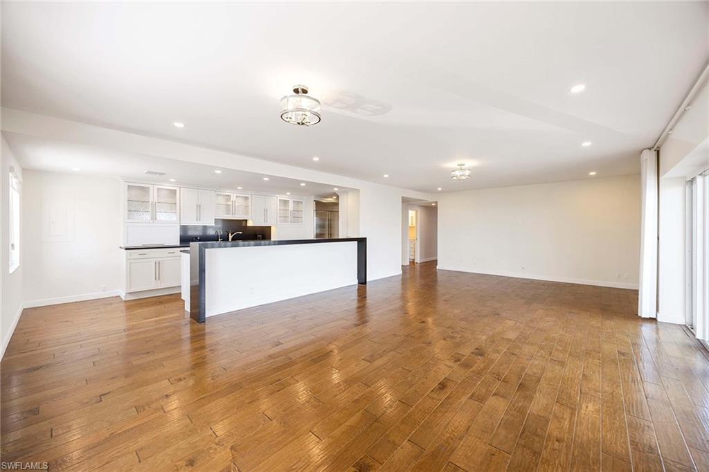 BAY TERRACE - Residential