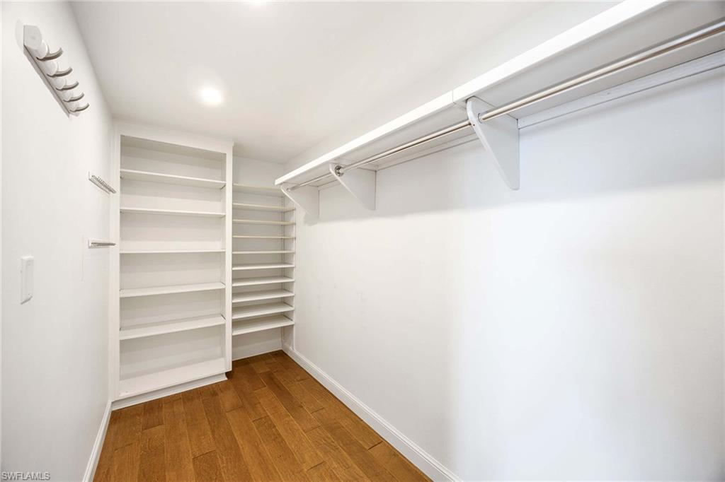 BAY TERRACE - Residential