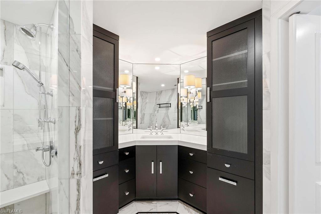 BAY TERRACE - Residential