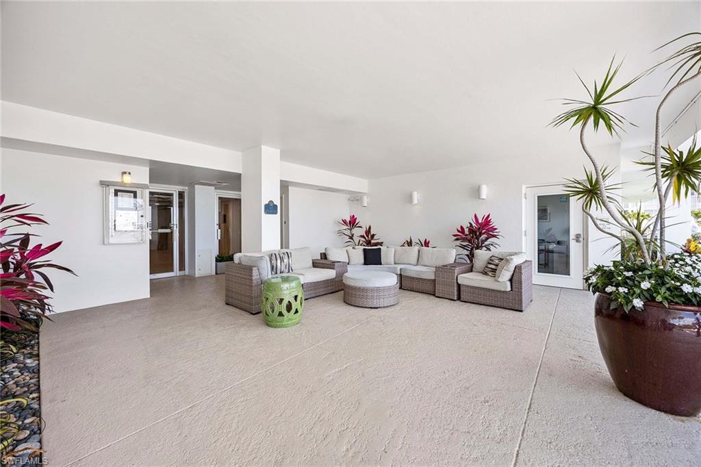 BAY TERRACE - Residential