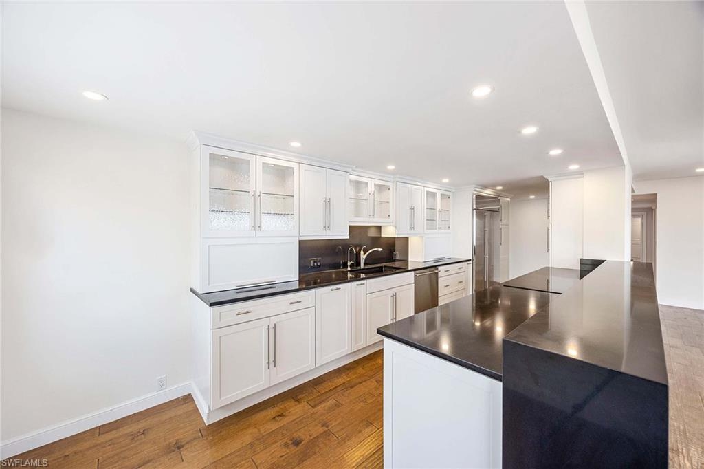 BAY TERRACE - Residential