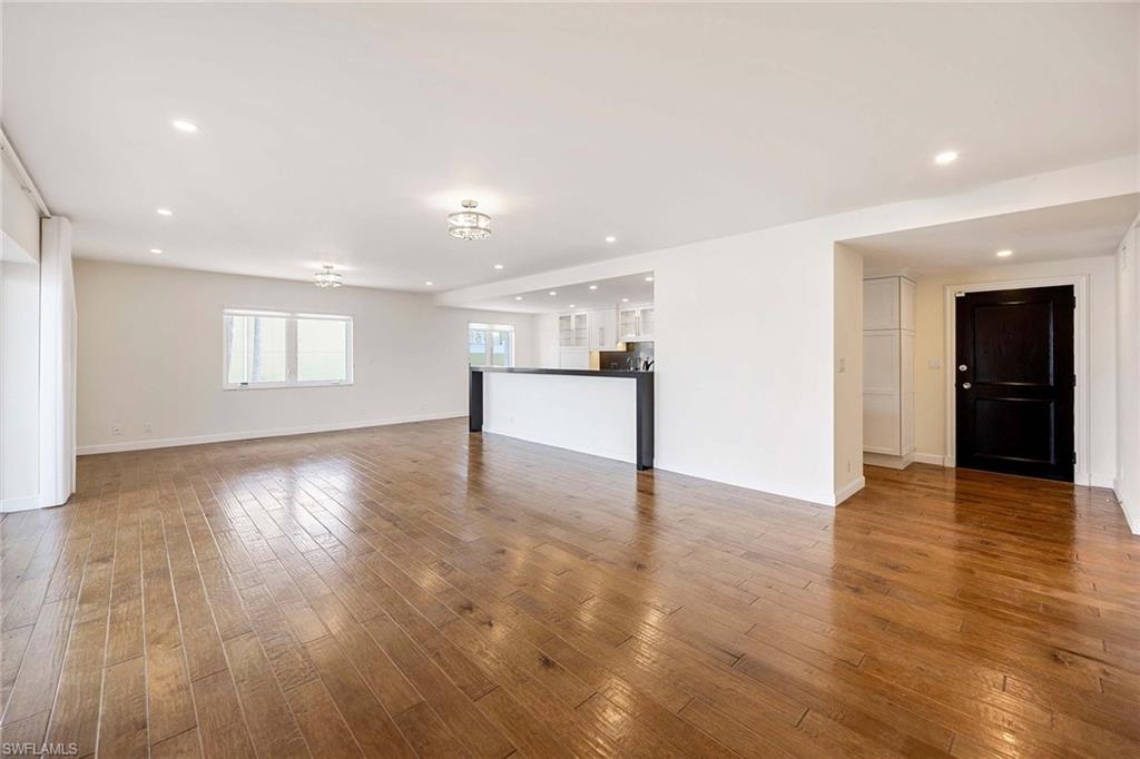 BAY TERRACE - Residential