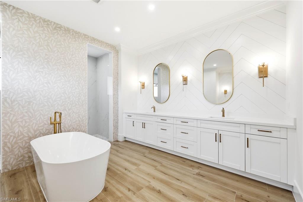 GOLDEN GATE ESTATES - Residential