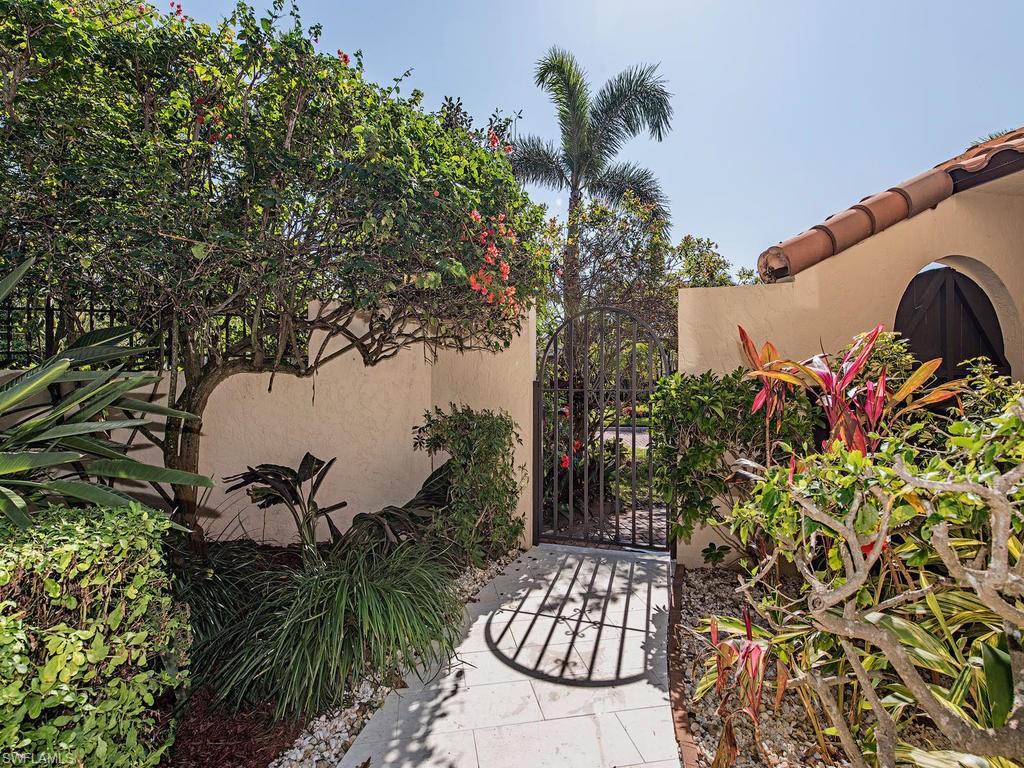 SAND POINTE - Residential