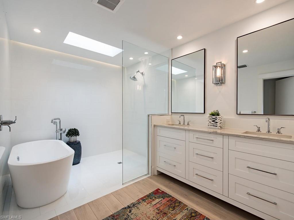 SAND POINTE - Residential