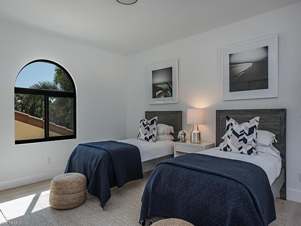 SAND POINTE - Residential