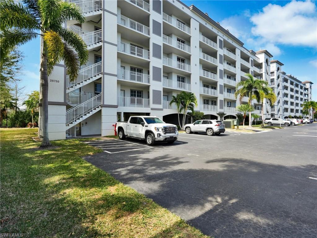 THE CARLYSLE - Residential