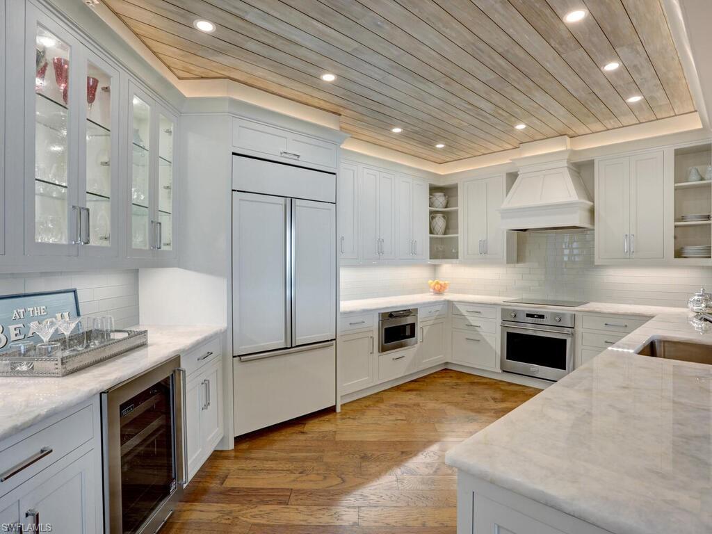 BAYPOINTE AT NAPLES CAY - Residential