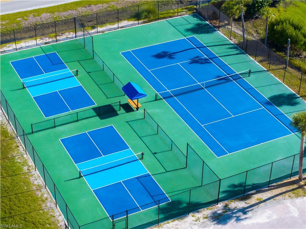 POINTE SANTO DE SANIBEL CONDO - Residential